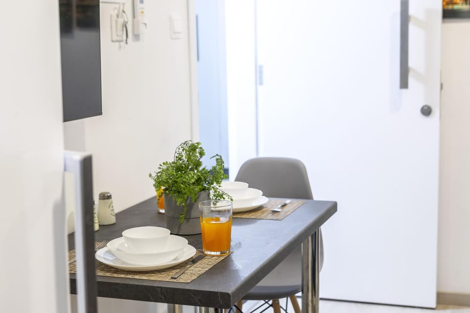 C-Premium Apts 100m from beach and city centre Apartment in Larnaca