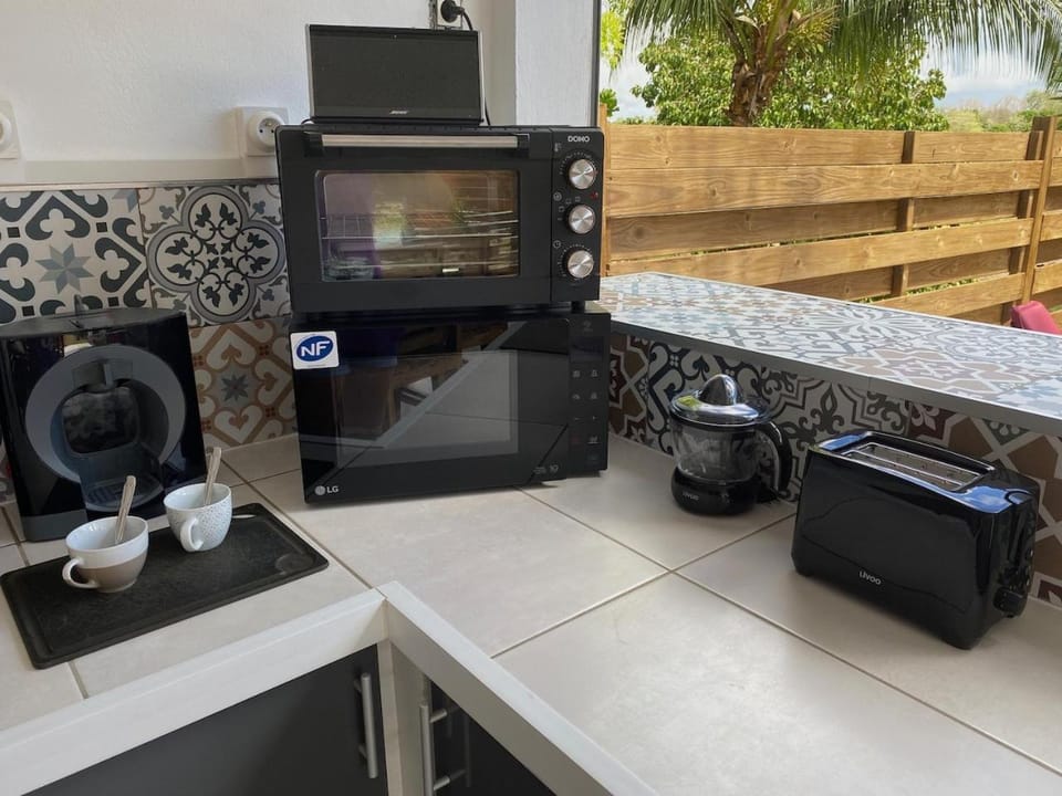 Coffee/tea facilities, Kitchen or kitchenette