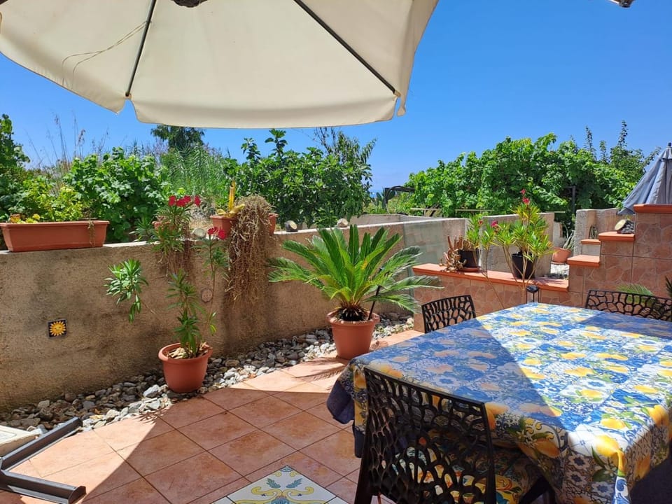 Patio, Day, Garden, View (from property/room), Balcony/Terrace, Seating area, Dining area, Garden view