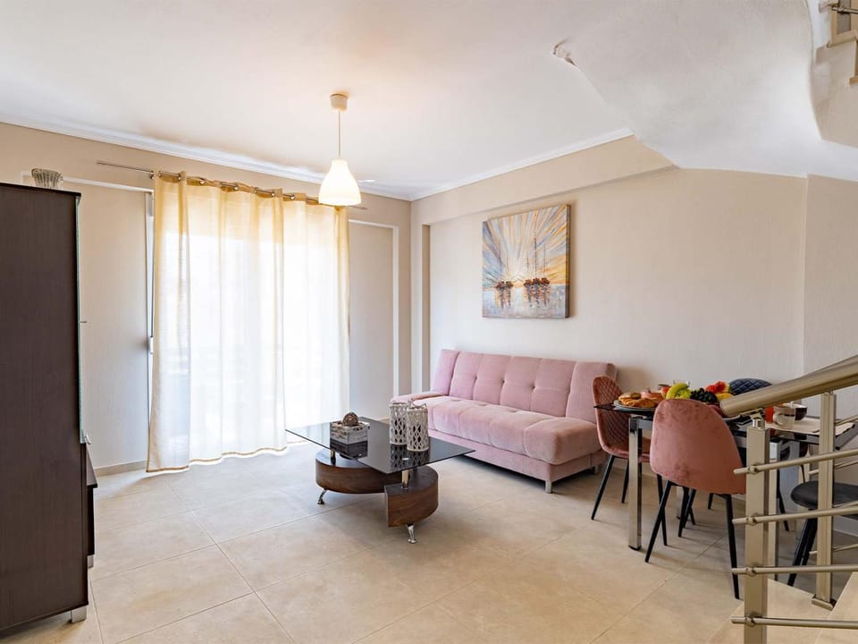 Living room, Photo of the whole room, Seating area, Dining area