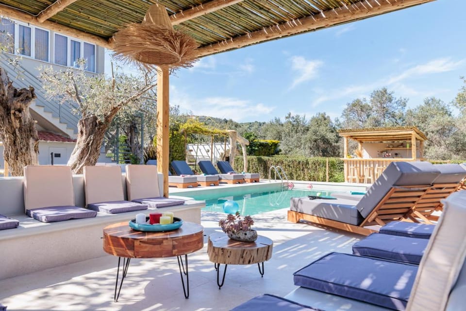 Artemis' Garden Apartment in Skopelos
