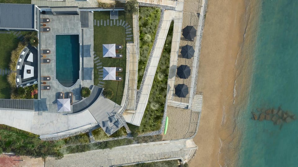 Day, Natural landscape, Bird's eye view, Balcony/Terrace, Beach, Canoeing, Pool view, Pool view, Sea view, Sea view, Swimming pool, Swimming pool, flat iron, sunbed