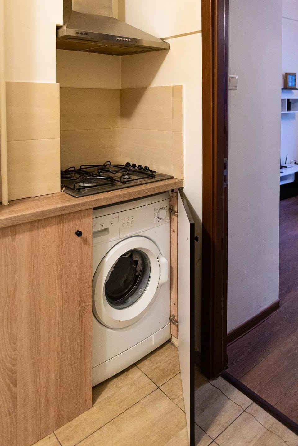 Kitchen or kitchenette, stove, washing machine