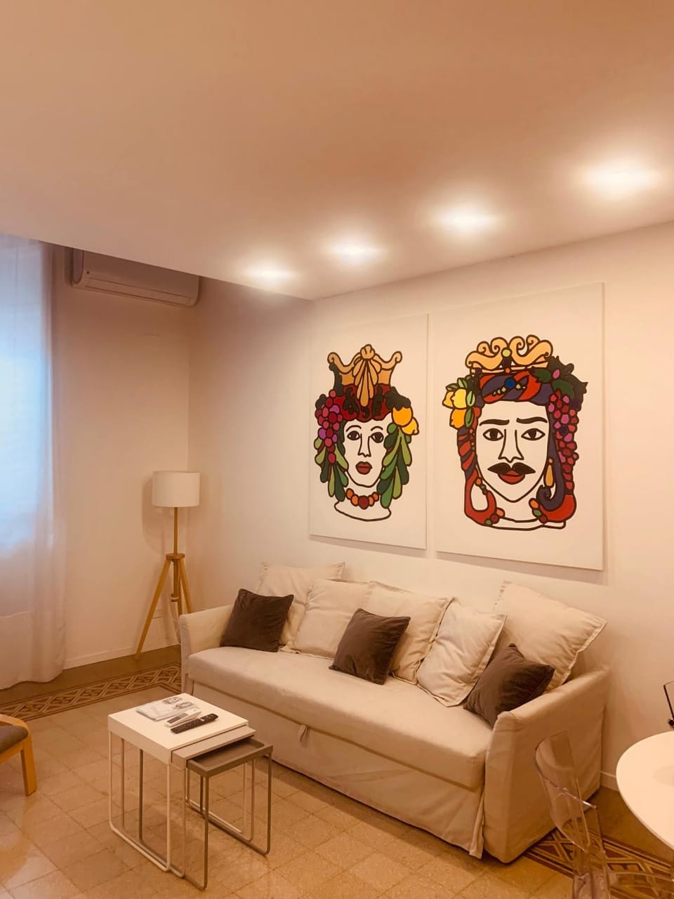 Living room, Seating area