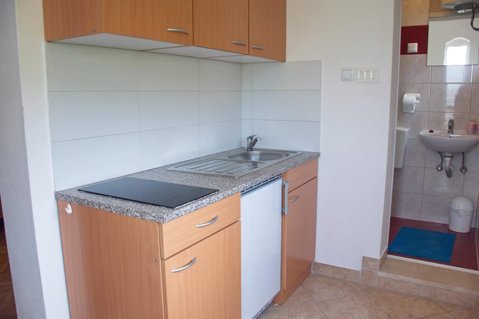 Bathroom, Kitchen or kitchenette