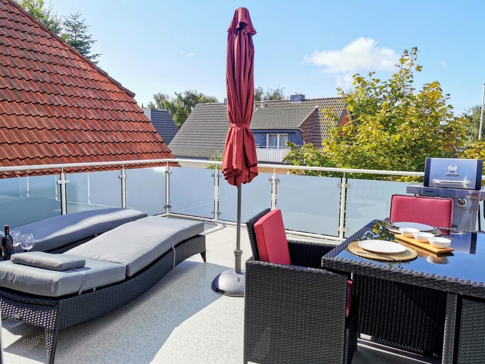 Balcony/Terrace, sunbed
