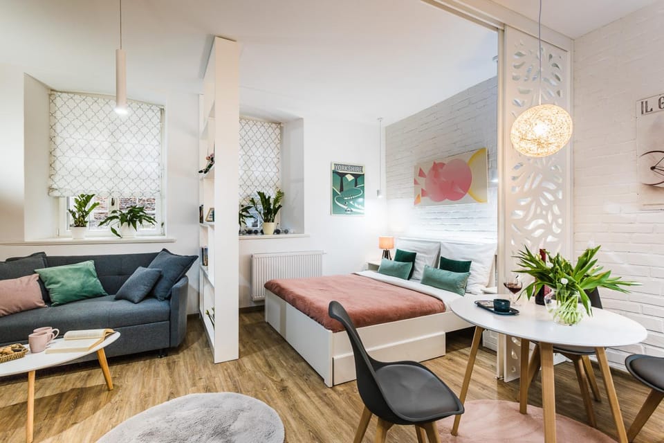 Bed, Living room, Photo of the whole room, Dining area, Bedroom