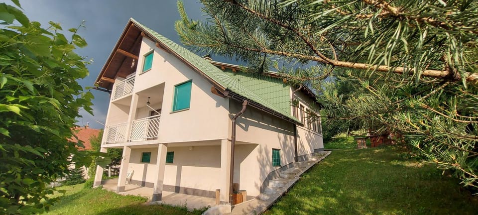 Property building, Garden, Balcony/Terrace, Garden view