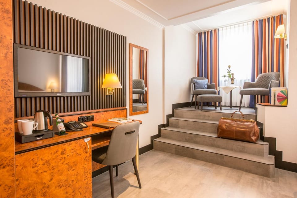 TV and multimedia, Coffee/tea facilities, Living room, Seating area