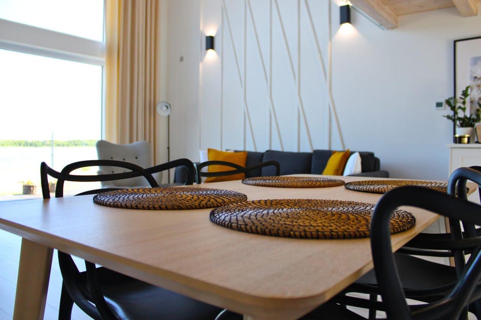 Living room, Lake view