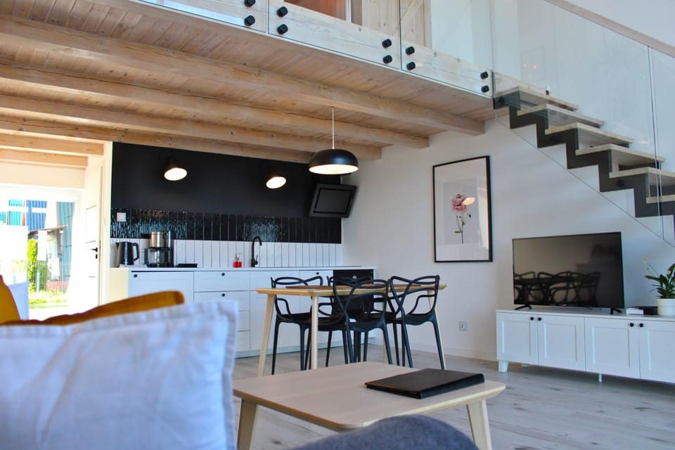 TV and multimedia, Kitchen or kitchenette, Living room