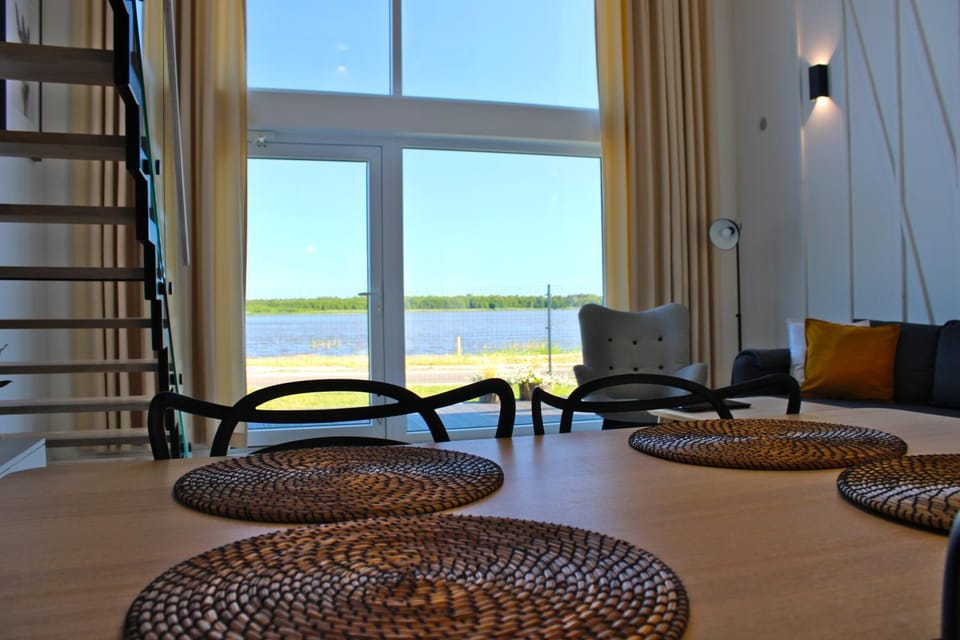 Living room, Lake view