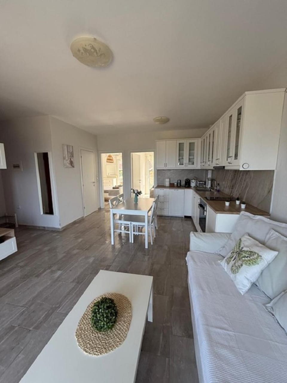 Communal lounge/ TV room, Kitchen or kitchenette, Living room, kitchen