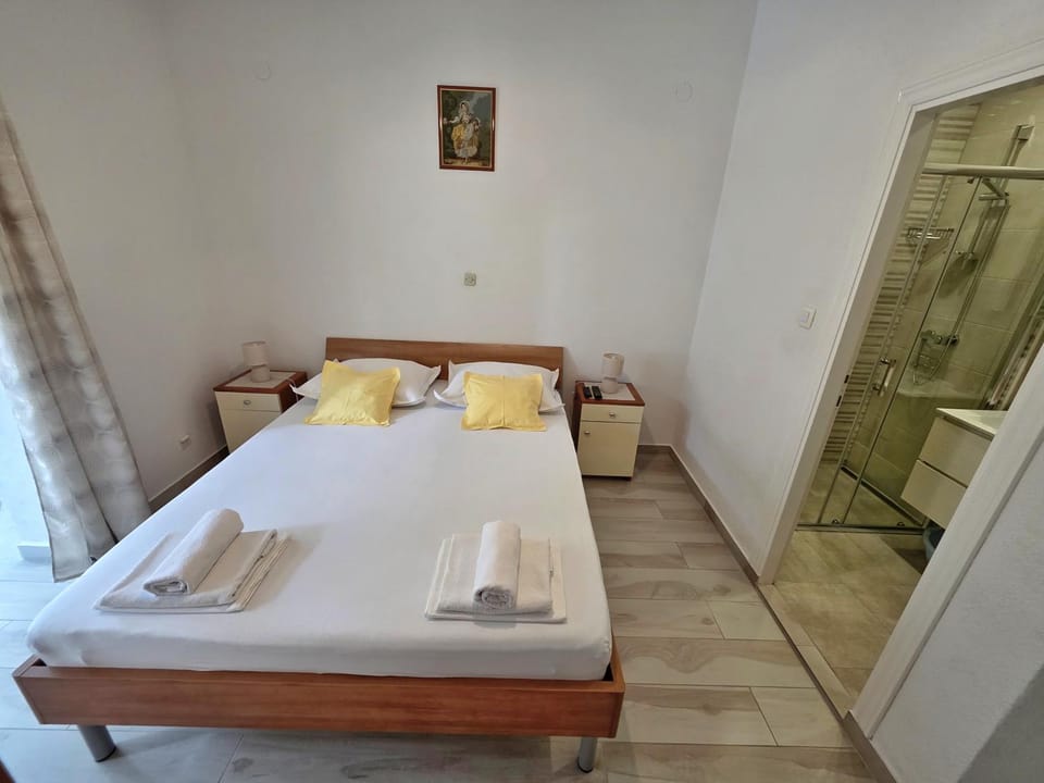 Cosey Studio Apartment For 2 Free Private Parking Apartment in Makarska