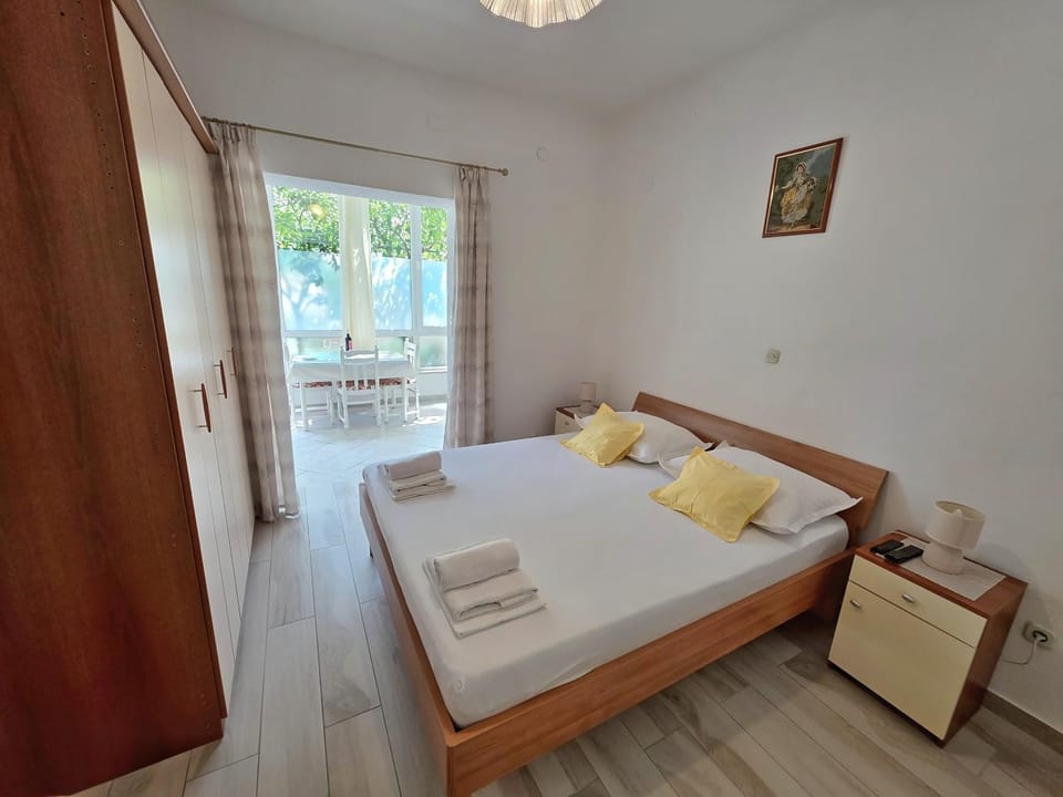 Cosey Studio Apartment For 2 Free Private Parking Apartment in Makarska
