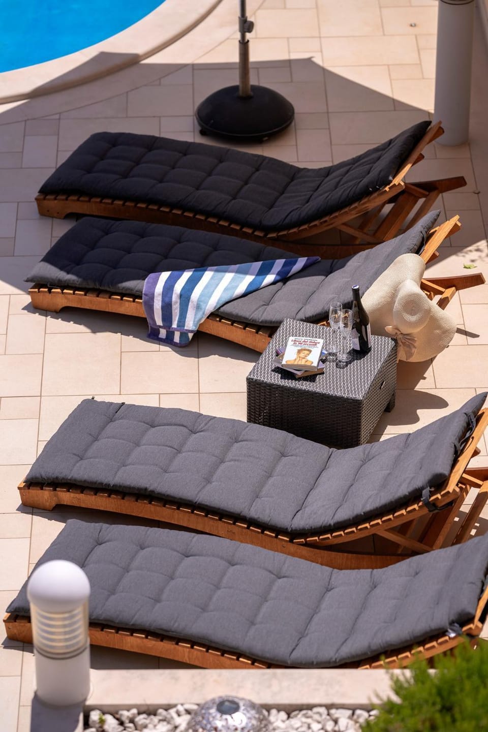 Swimming pool, sunbed