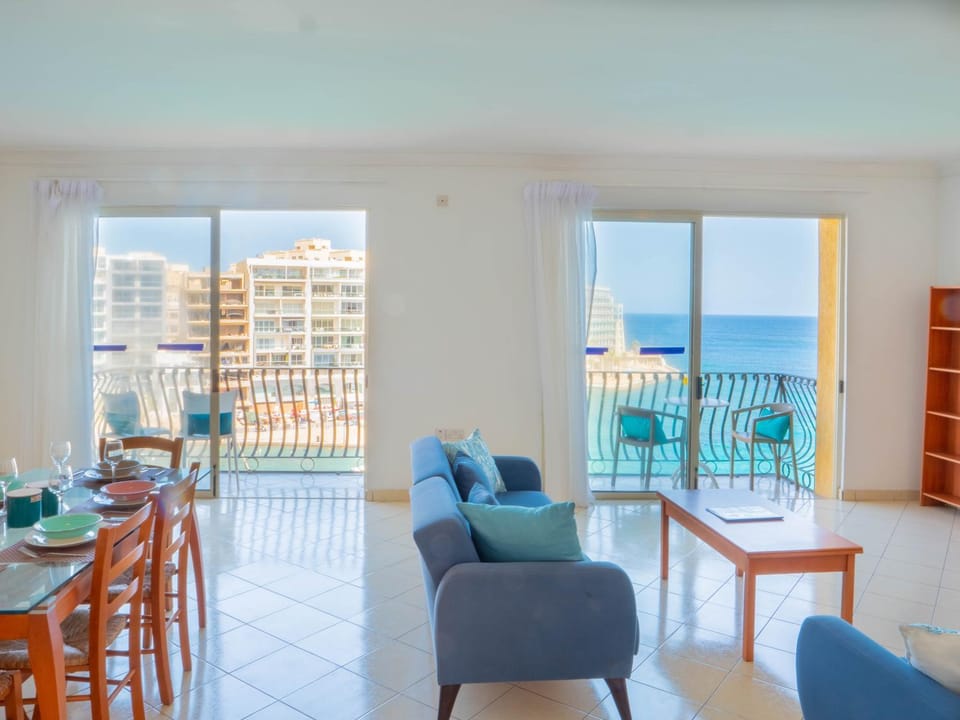 Balcony/Terrace, Living room, Dining area