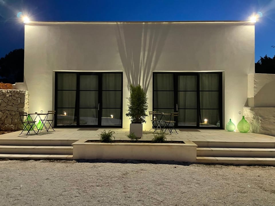 Patio, Facade/entrance