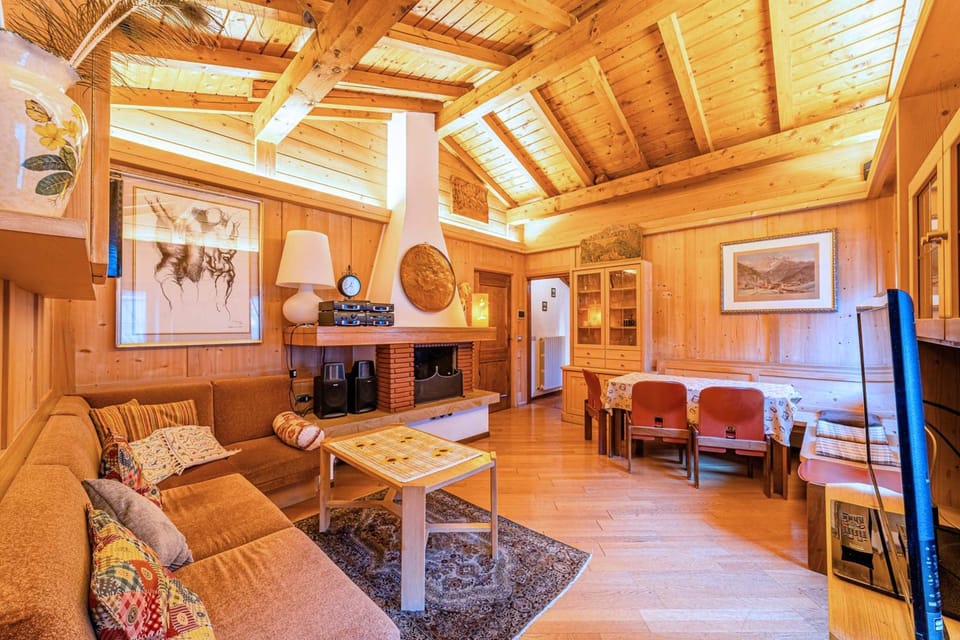 Communal lounge/ TV room, Living room