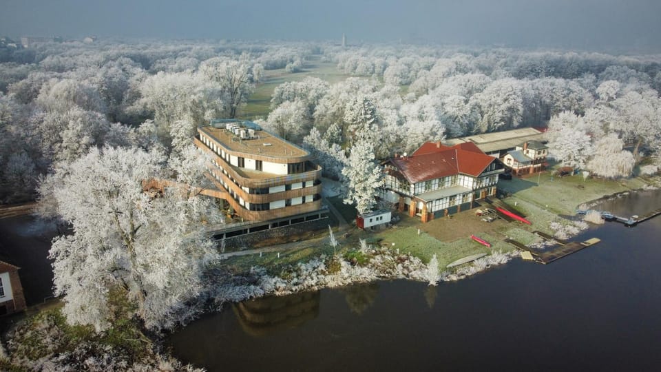Property building, Natural landscape, Lake view, River view