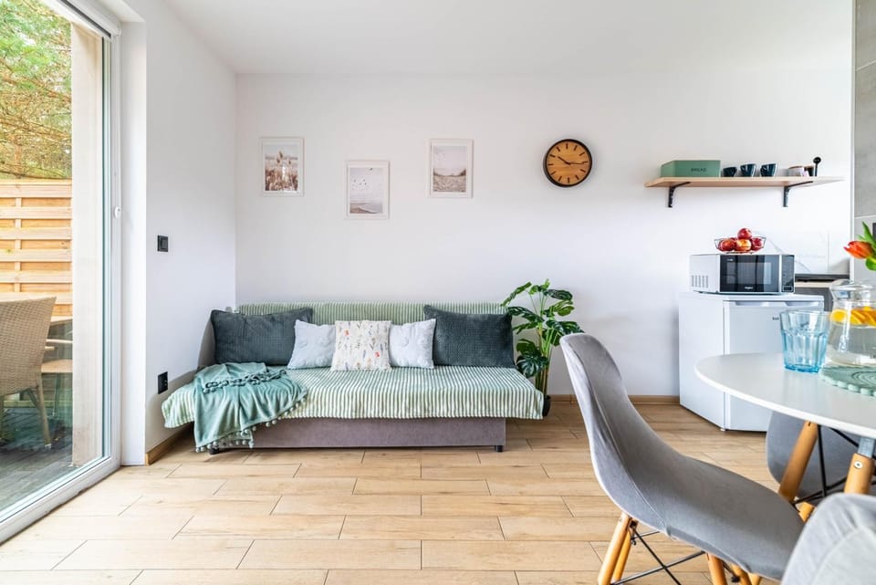 Bed, Coffee/tea facilities, Kitchen or kitchenette, Living room, Photo of the whole room, Seating area, Dining area, Bedroom