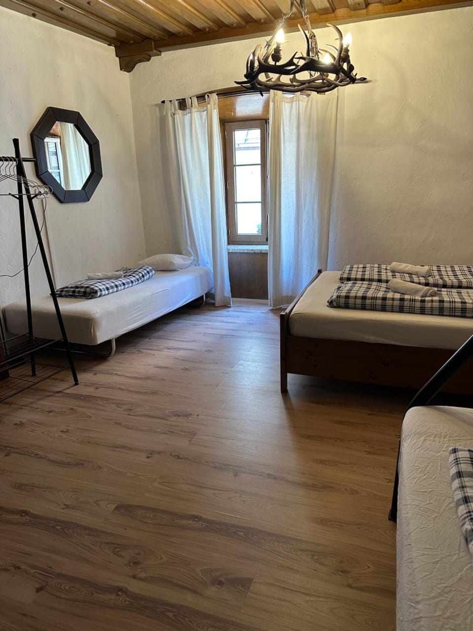 HOSTEL LOVELY ROOMS CITY CENTER, shared Bathroom Vacation rental in Villach
