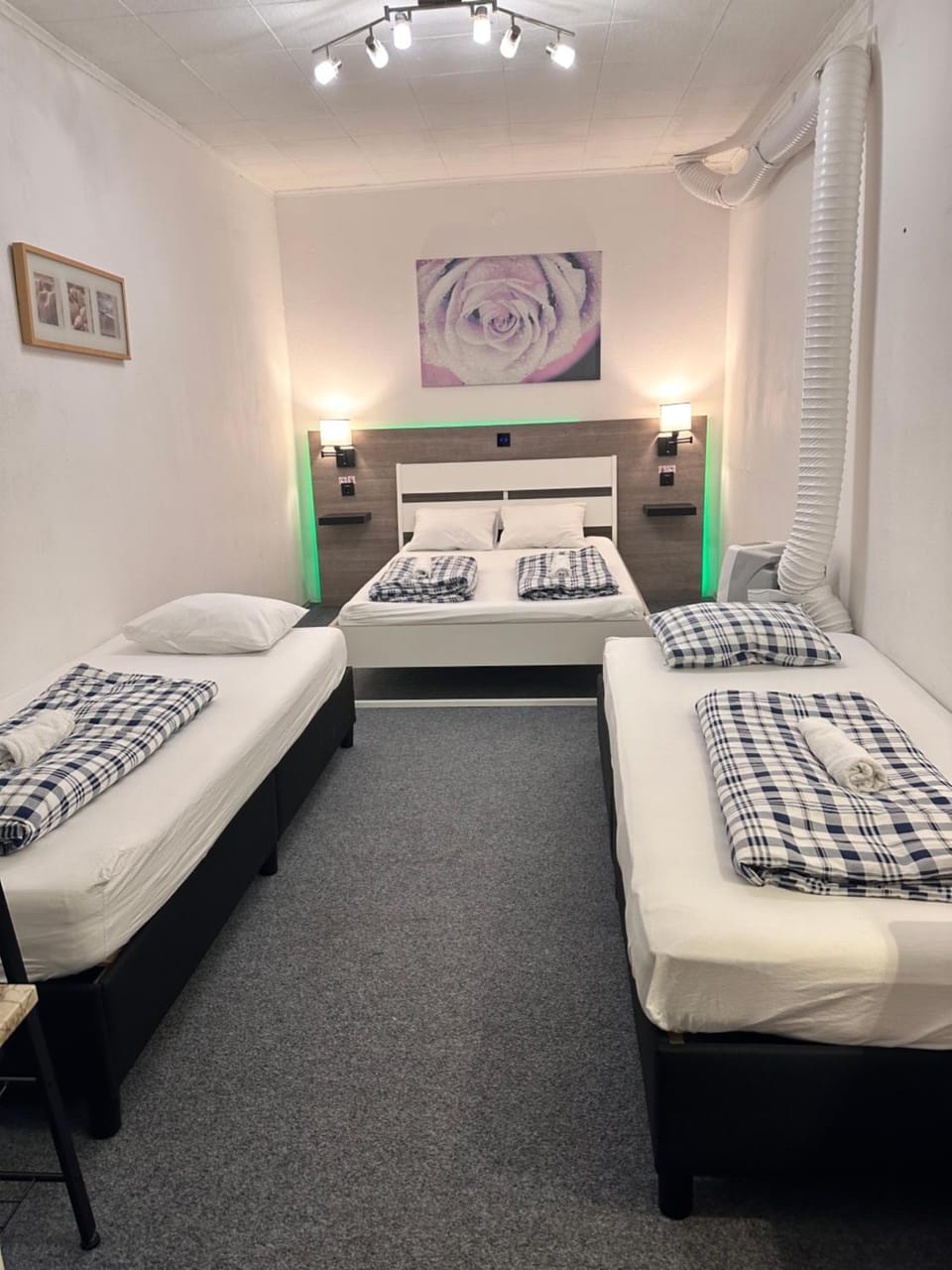 HOSTEL LOVELY ROOMS CITY CENTER, shared Bathroom Vacation rental in Villach