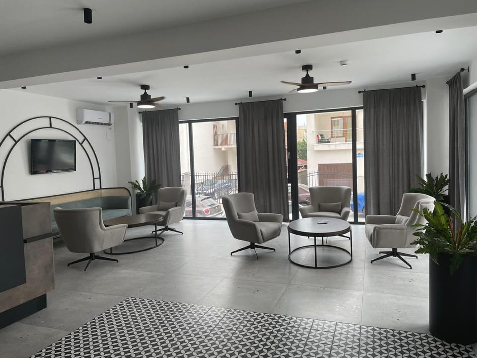 Living room, Seating area, air conditioner