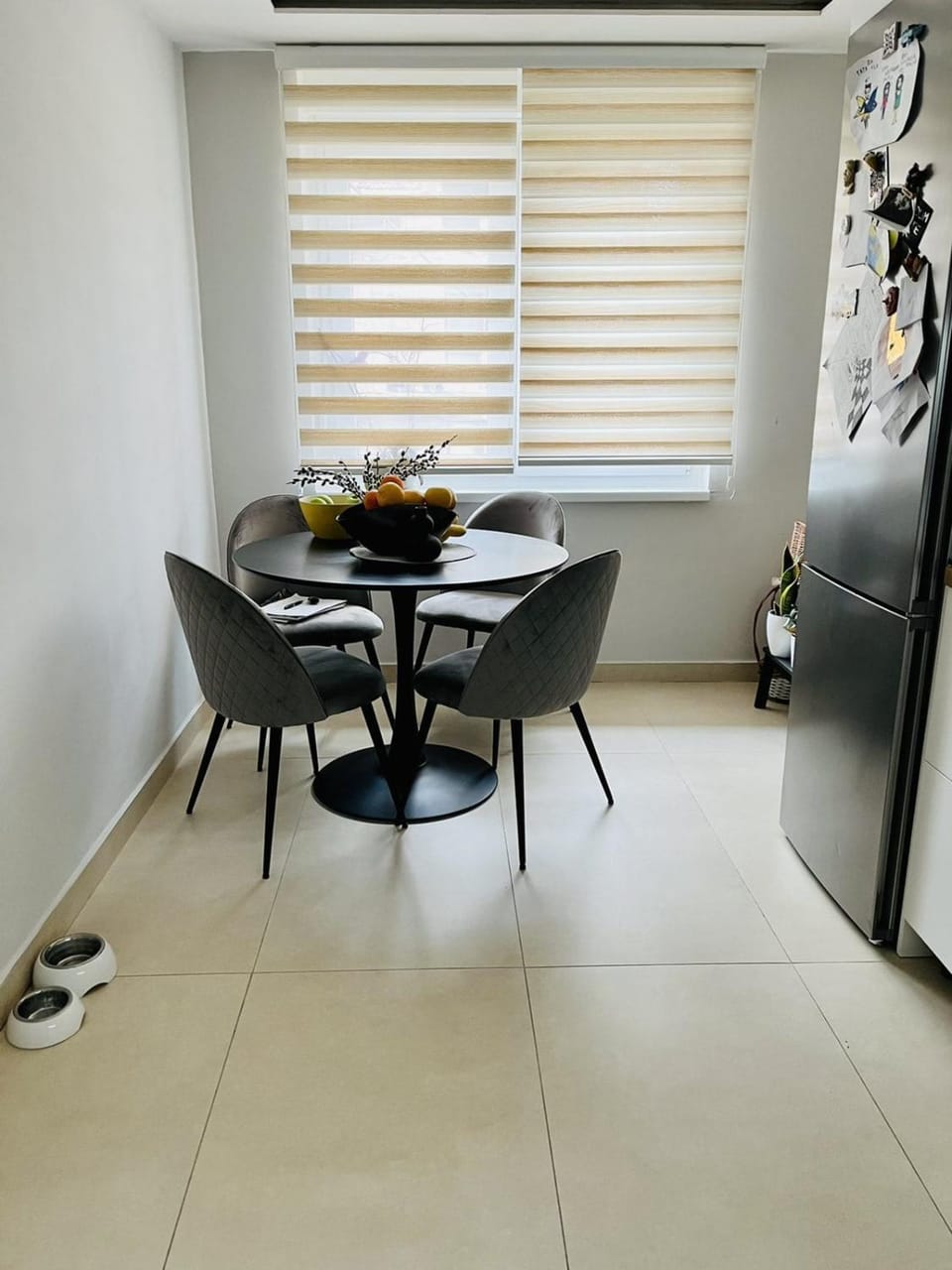 Seating area, Dining area