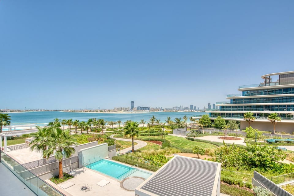 Palm Jumeirah Luxury Apartments by Propr Apartment in Dubai