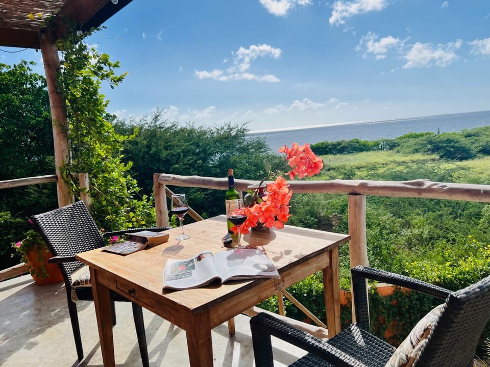 View (from property/room), Balcony/Terrace, Dining area