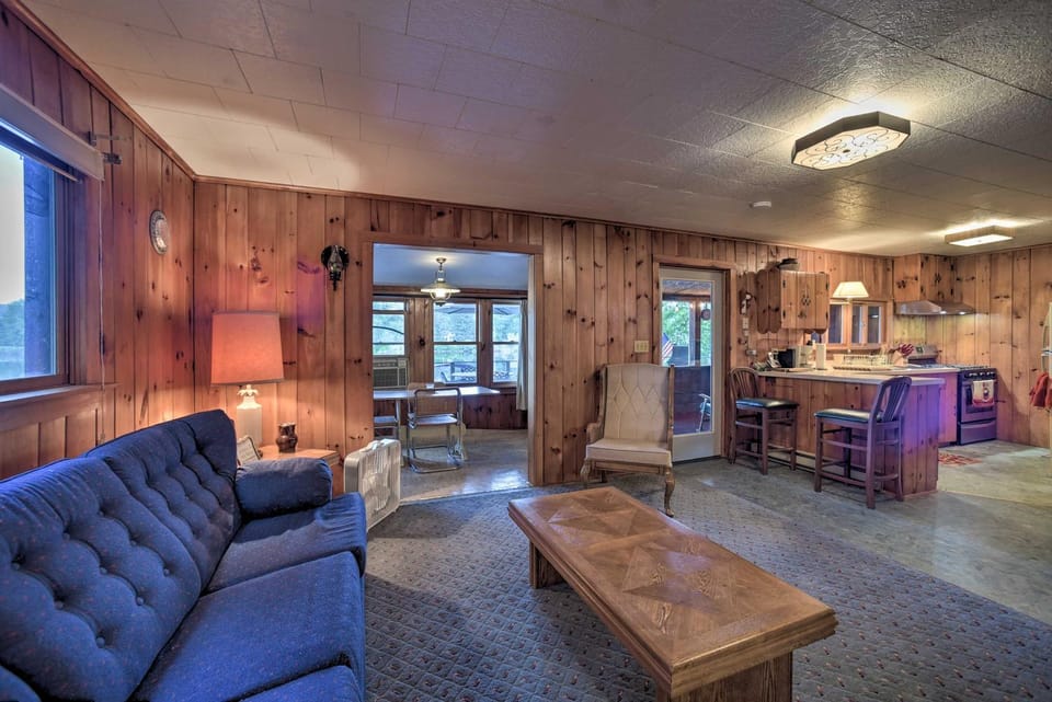 Riverfront Escape w/ Dock: 19 Mi to Saratoga! House in Corinth