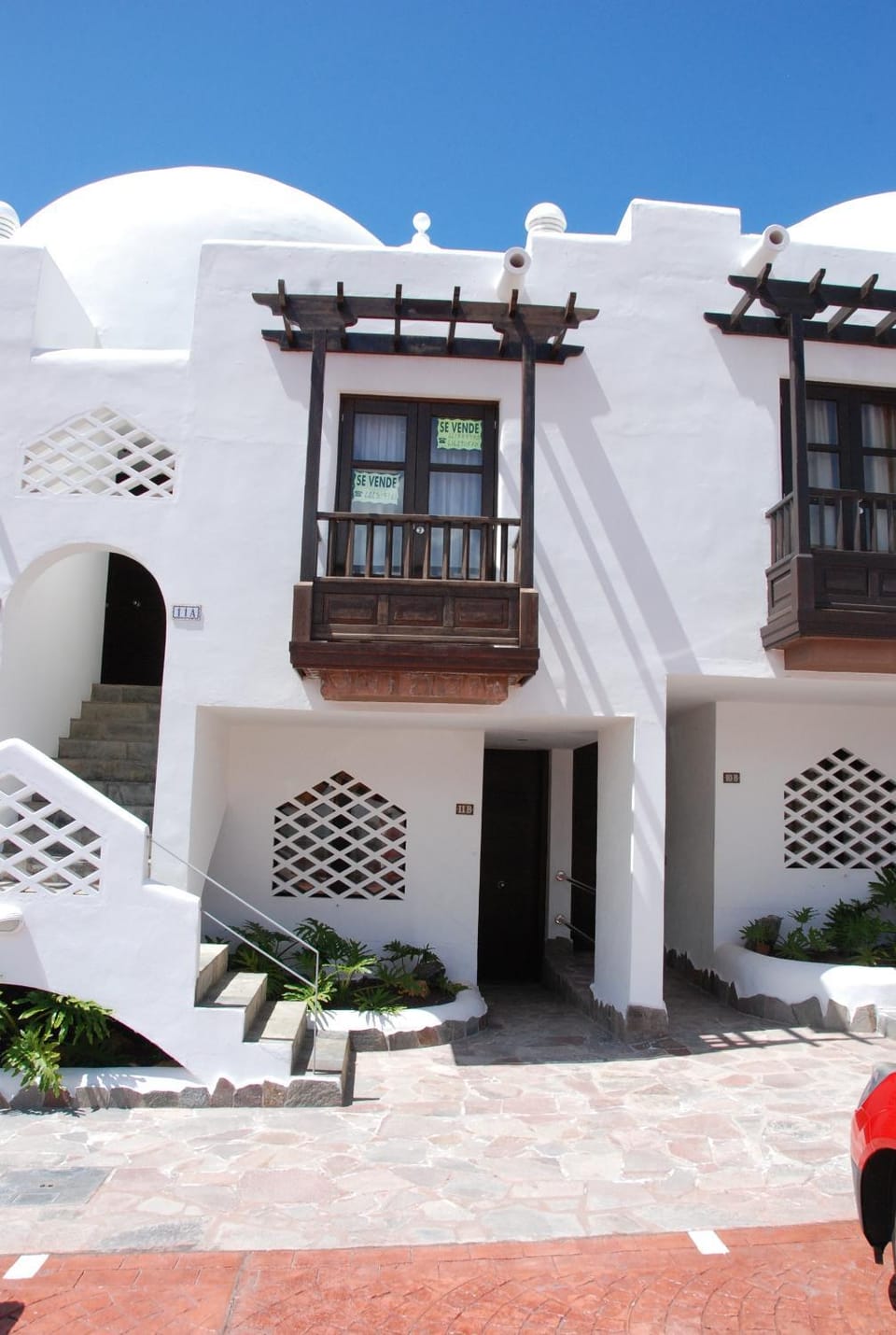 Property building, Facade/entrance