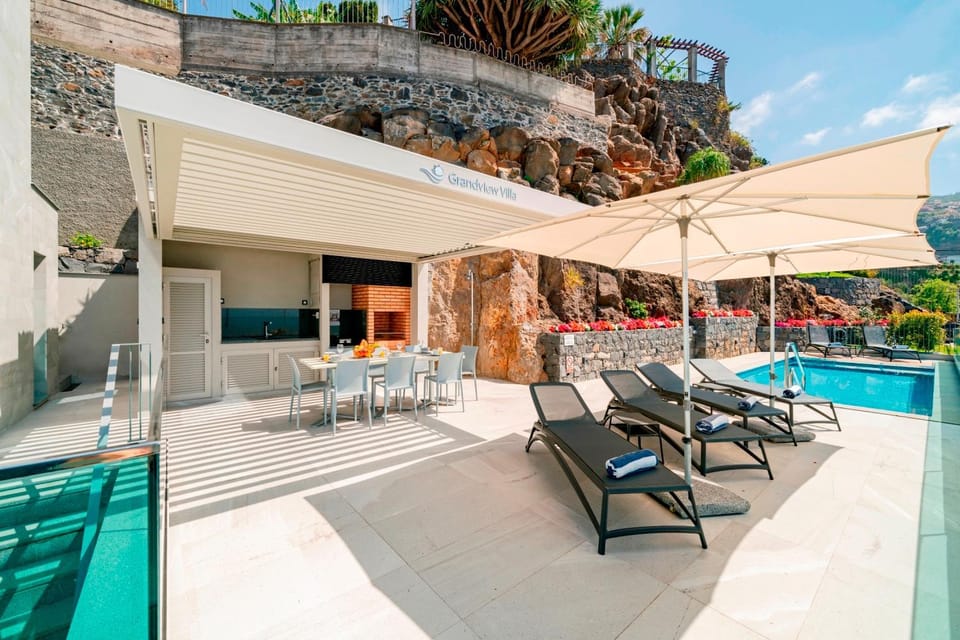 Day, Other, Swimming pool, sunbed