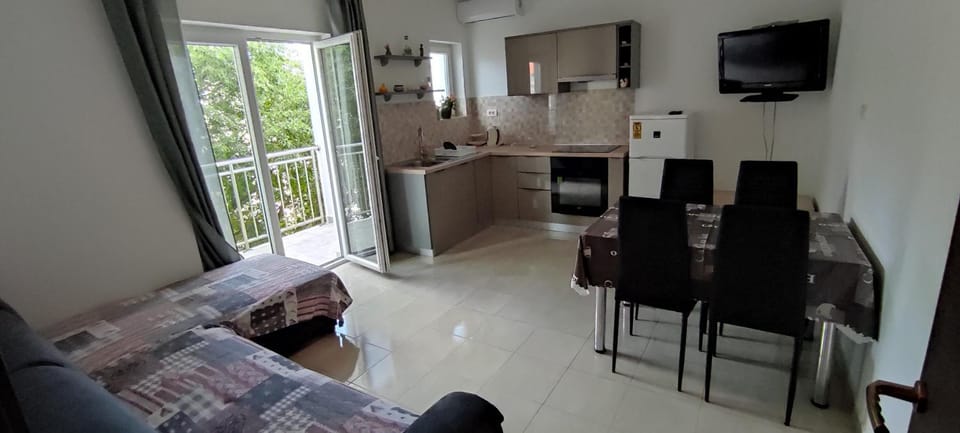 Kitchen or kitchenette, Living room, Seating area