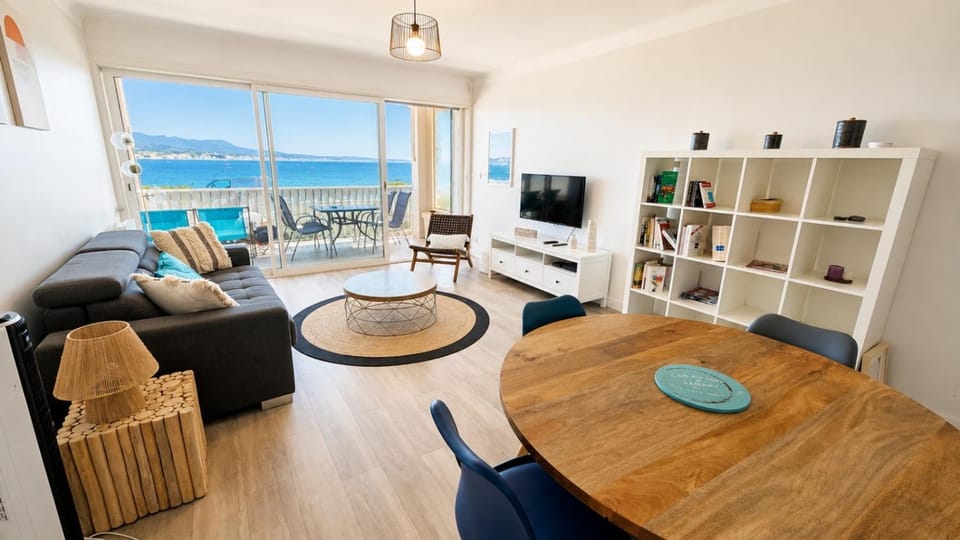 Les Baux 1 House in Sanary-sur-Mer
