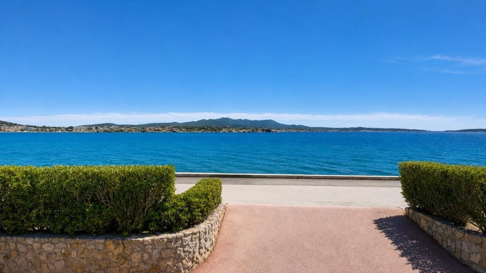 Les Baux 1 House in Sanary-sur-Mer