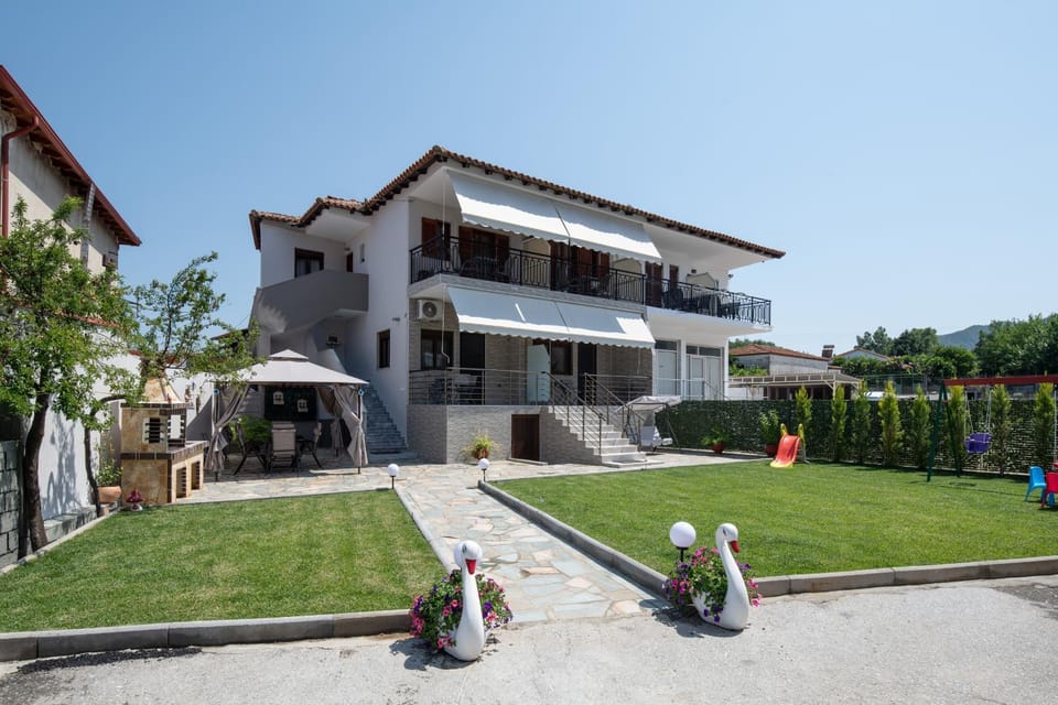Property building, Garden, Garden
