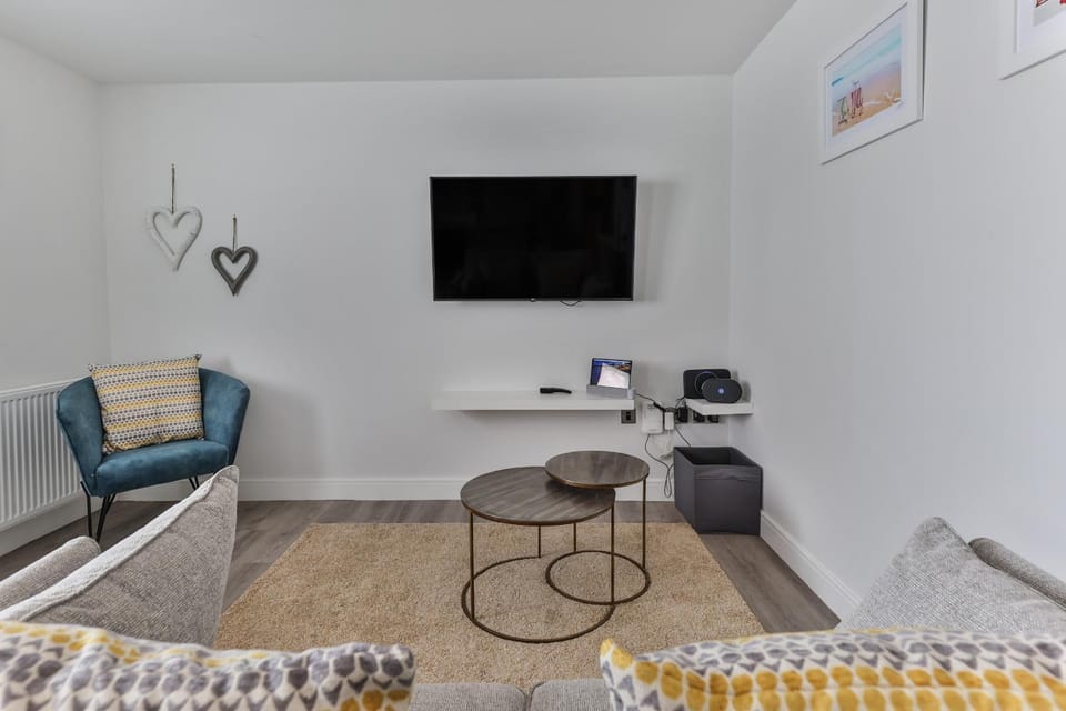 Communal lounge/ TV room, Living room
