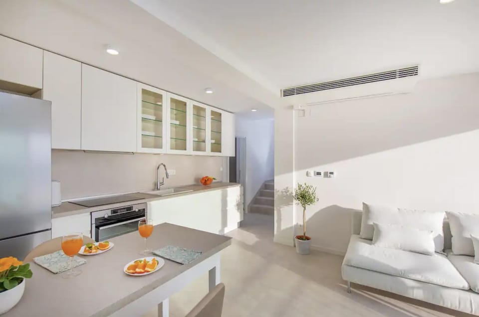 Kitchen or kitchenette, Living room, Dining area
