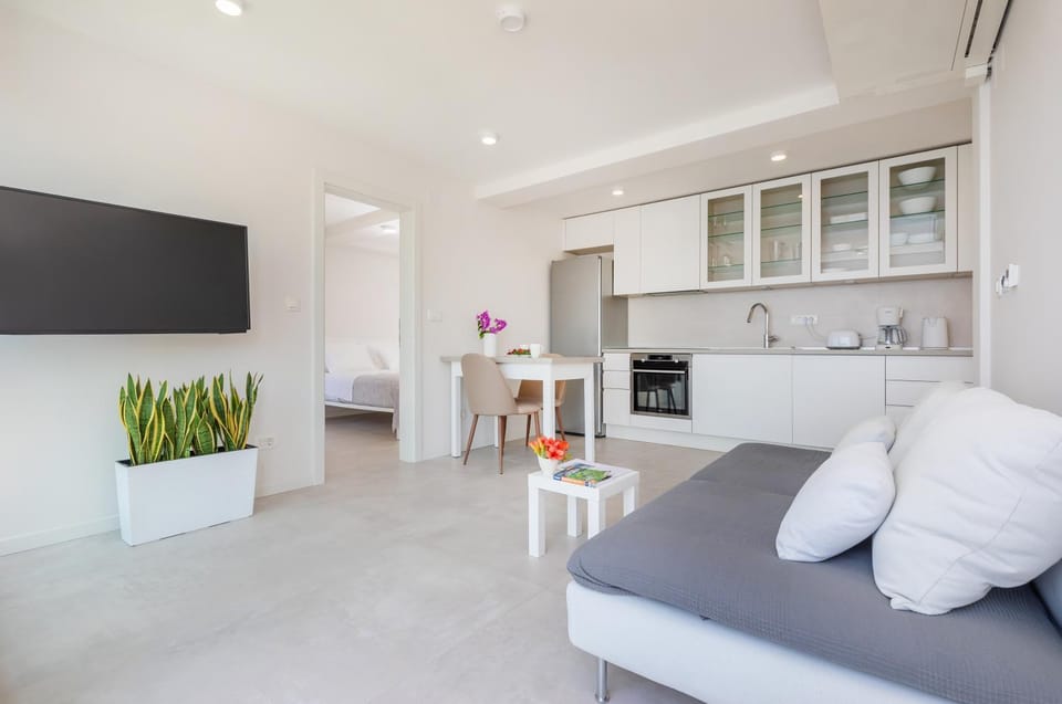 Living room, Dining area, kitchen