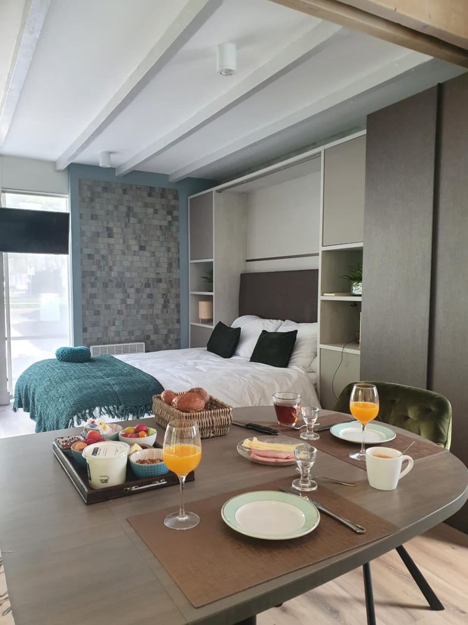 Food and drinks, Dining area, Food, Breakfast, Breakfast, Continental breakfast