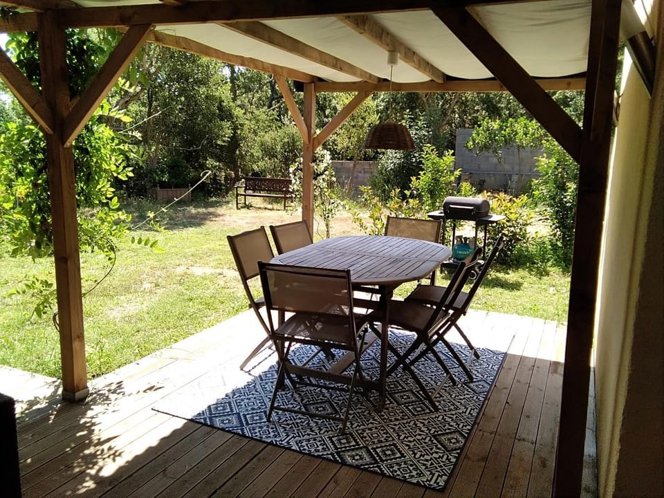 Patio, Garden view