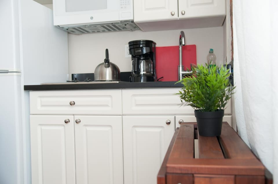 Coffee/tea facilities, Kitchen or kitchenette, Communal kitchen