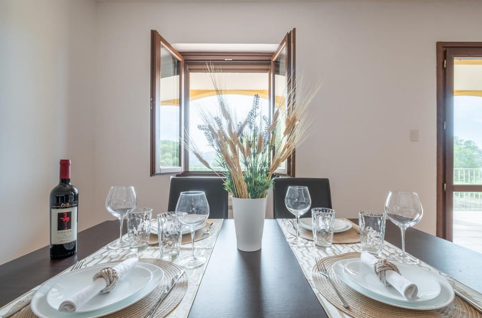 Dining area, Lunch