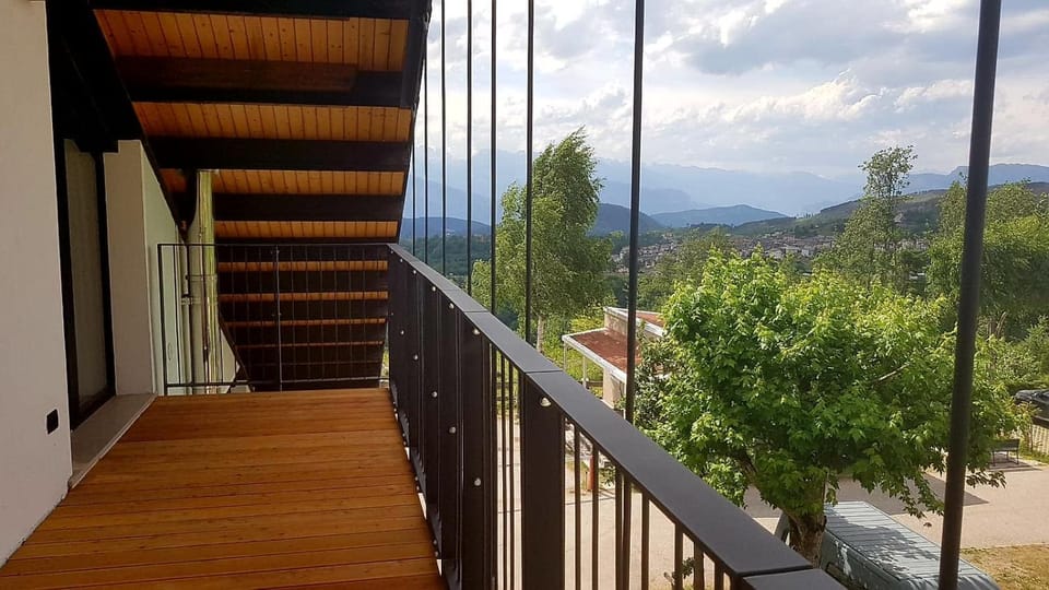 Balcony/Terrace, Mountain view
