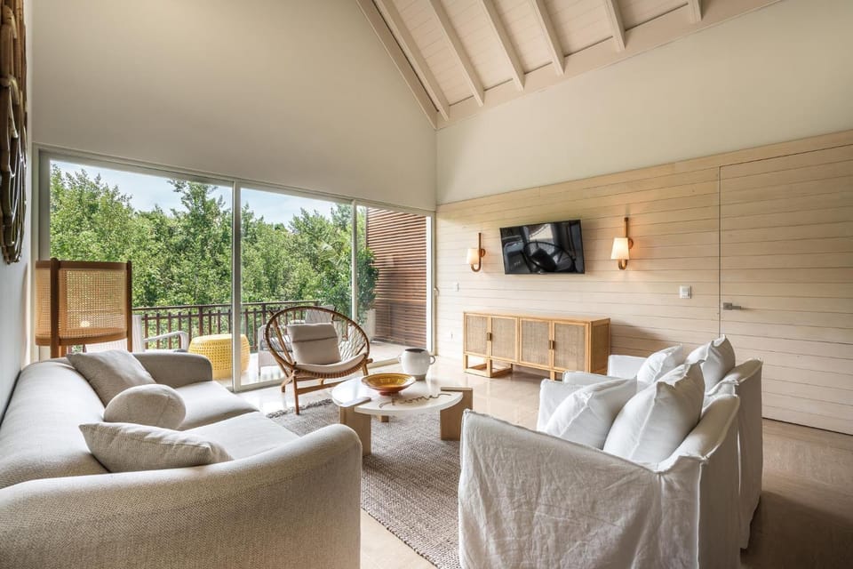 Communal lounge/ TV room, TV and multimedia, Living room