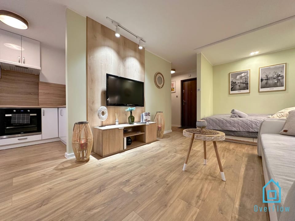 Boho Apartment - 10 Min to Old Town Gdańsk,PKP & Shopping Mall Apartment in Gdansk