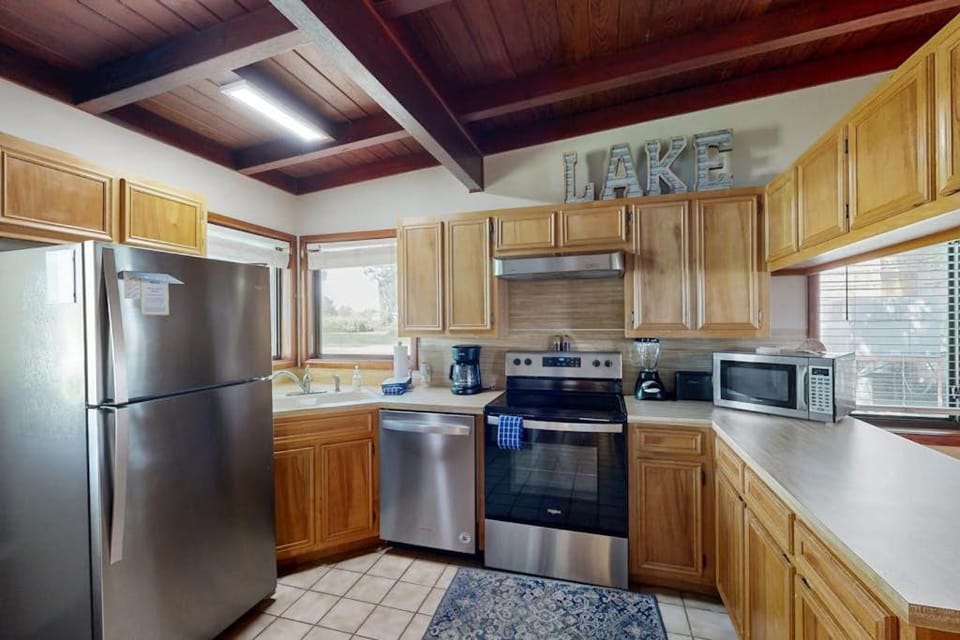 Kitchen or kitchenette, kitchen