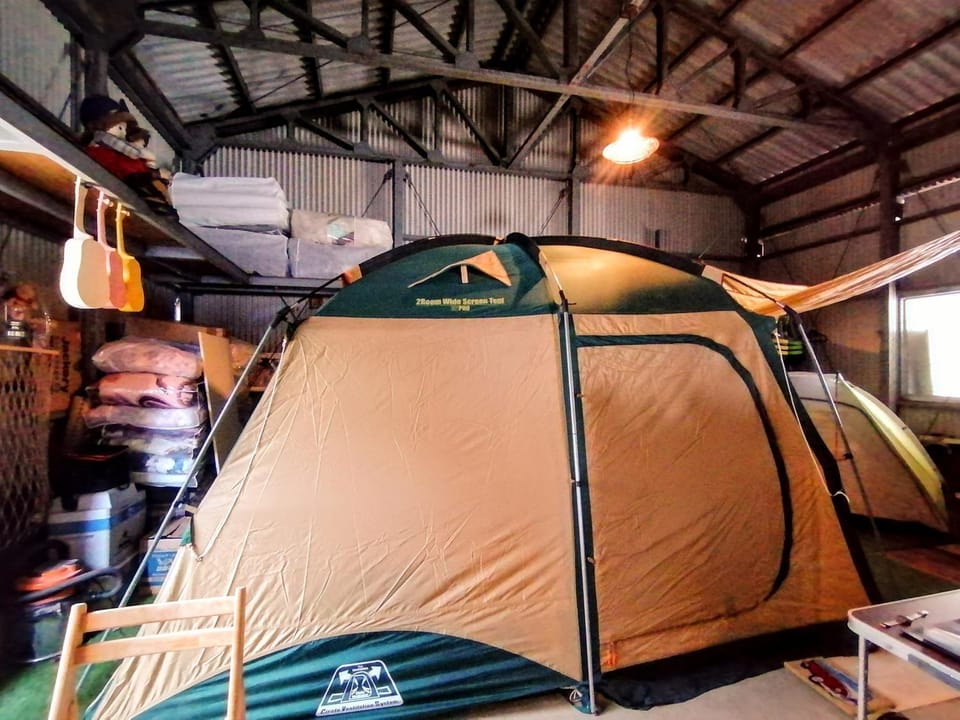 静かに過ごす室内テント Staying quietly indoor tent Campground/ 
RV Resort in Shiga, Japan